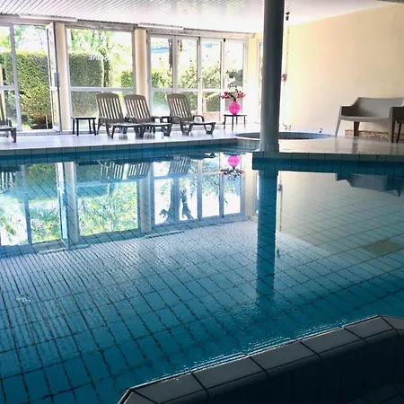 Hotel Restaurant Le Clos 2*