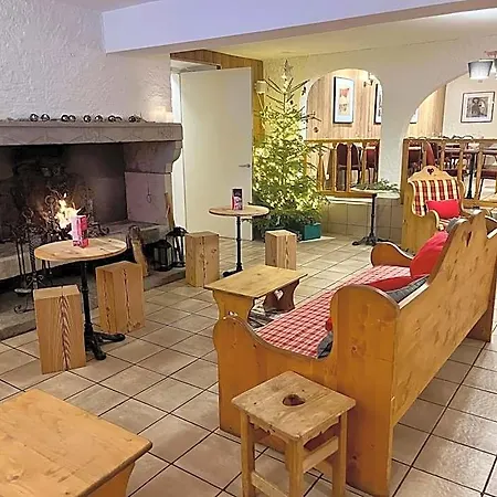 Hotel Restaurant Le Clos 2*