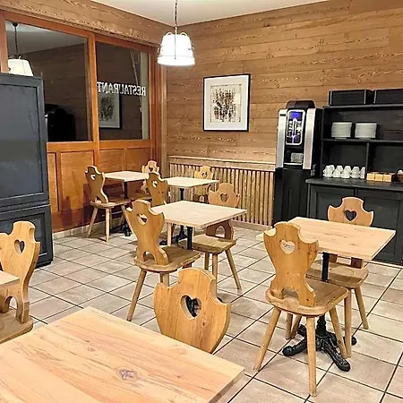 Hotel Restaurant Le Clos 2*