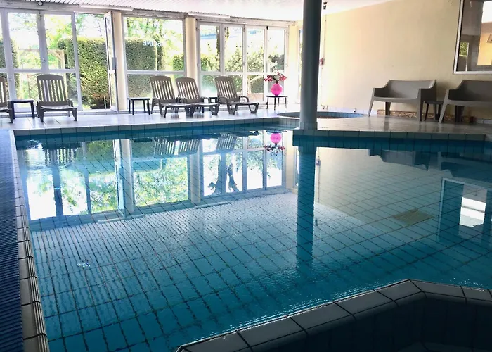 Отель Restaurant Le Clos 2*