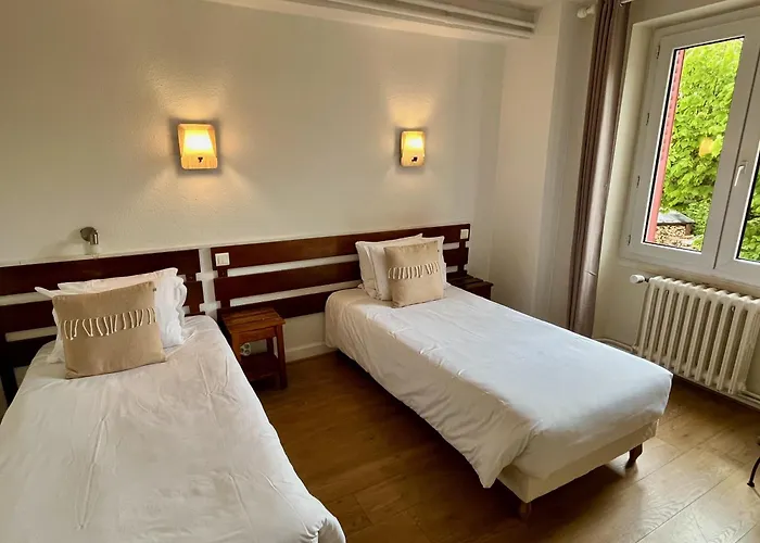 Отель Restaurant Le Clos 2*