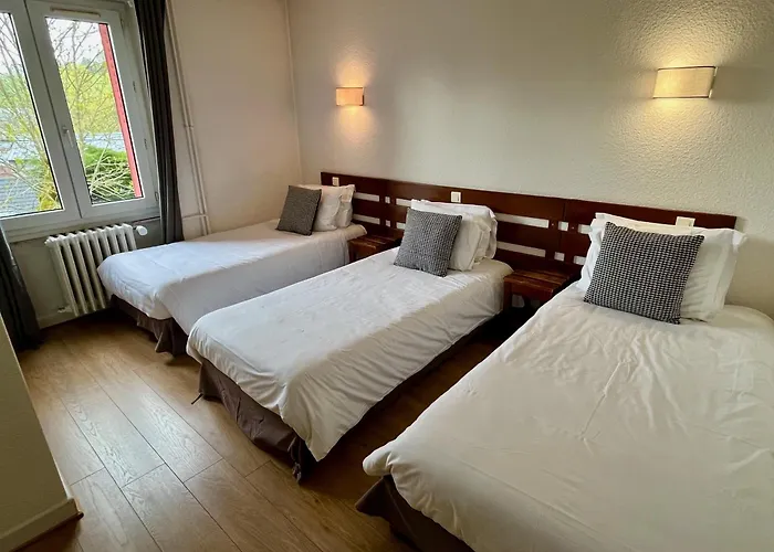 Отель Restaurant Le Clos 2*